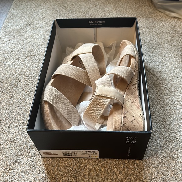 Naturalizer Tan Sandals - Picture 5 of 6